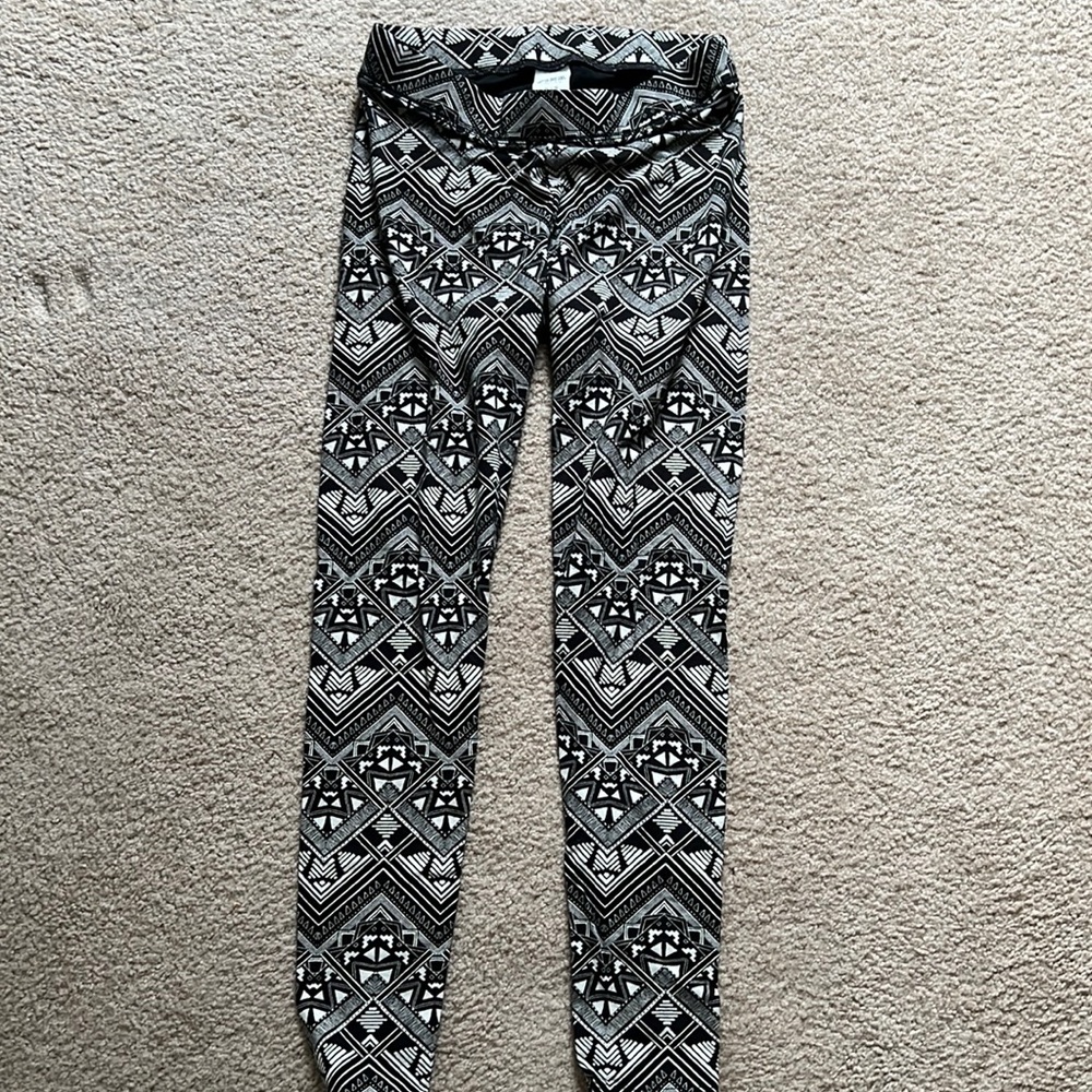 Victoria’s Secret Pink Leggings Tribal